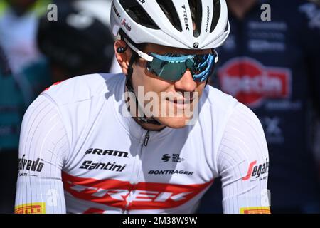 Belgischer Jasper Stuyven von Trek-Segafredo zu Beginn der fünften Etappe 80. des Radrennen Paris-Nizza, von Saint-Just-Saint-Rambert bis Saint-Sauveur-de-Montagut (188,8 km), in Frankreich, Donnerstag, 10. März 2022. BELGA FOTO DAVID STOCKMAN Stockfoto