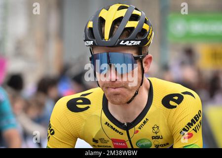 Der niederländische Steven Kruijswijk von Jumbo-Visma überquert die Ziellinie der fünften Etappe der 80.. Ausgabe des Radrennen Paris-Nizza, von Saint-Just-Saint-Rambert bis Saint-Sauveur-de-Montagut (188,8 km), in Frankreich, Donnerstag, den 10. März 2022. BELGA FOTO DAVID STOCKMAN Stockfoto