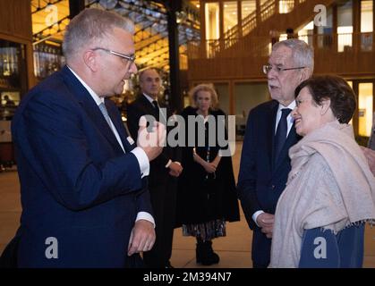 Prinz Laurent von Belgien, Prinz Lorenz von Belgien, Prinzessin Astrid von Belgien, österreichischer Präsident Alexander Van der Bellen und österreichische First Lady Doris Schmidauer im Vorfeld einer Vorstellung bei Tour et Taxi in Brüssel, Teil des dreitägigen Staatsbesuchs des österreichischen Präsidenten und seiner Frau in Belgien am Dienstag, den 22. März 2022. BELGA FOTO BENOIT DOPPPAGNE Stockfoto