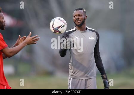 Burkina Fasos Torwart Herve Kouakou Koffi wurde am Montag, den 28. März 2022 in Neerpede während eines Trainings der Burkina Faso Nationalmannschaft während der Vorbereitungen für das Freundschaftsspiel zwischen Belgien und Burkina Faso am Dienstag fotografiert. BELGA FOTO BRUNO FAHY Stockfoto