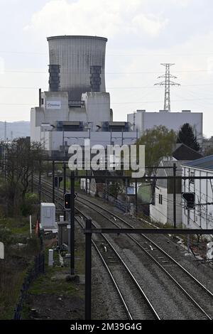 Abbildung zeigt die Gasanlage in Seraing, Donnerstag, den 14. April 2022. Luminus hat den Auftrag für den Bau eines weiteren Gaskraftwerks am gleichen Standort erhalten. BELGA FOTO ERIC LALMAND Stockfoto