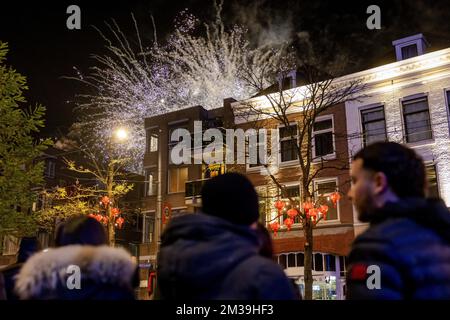 ROTTERDAM: Marokkanische Fußballfans nach dem Halbfinalspiel zwischen Marokko und Frankreich bei der Weltmeisterschaft in Katar. ANP JEFFREY GROENEWEG Stockfoto