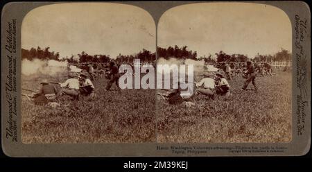 Heroic Washington Volunteers advancing against Filipinos , Firearms, Soldiers, Campaigns & battles, Philippines, History, Philippine American War, 1899-1902 Stock Photo