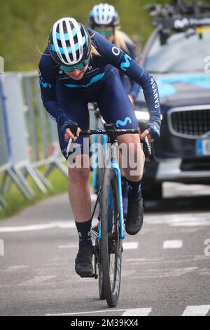 Movistar Women Team Rider in Aktion während eines Trainings und einer Aufklärungseinheit im Vorfeld des eintägigen Radrennen Lüttich-Bastogne-Lüttich auf der „Cote de la Redoute“ in Remouchamps, Aywaille, Freitag, den 22. April 2022. BELGA PHOTO VIRGINIE LEFOUR Stockfoto