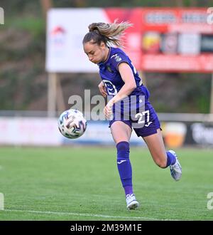 Anderlecht's Tessa Wullaert in Aktion während eines Fußballspiels zwischen RSC Anderlecht und Standard Femina, Freitag, den 22. April 2022, in Tubize, am 7. Tag der Play-offs der belgischen „Super League“ Women's First Division. BELGA FOTO DAVID CATRY Stockfoto