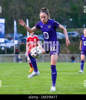 Anderlecht's Tessa Wullaert in Aktion während eines Fußballspiels zwischen RSC Anderlecht und Standard Femina, Freitag, den 22. April 2022, in Tubize, am 7. Tag der Play-offs der belgischen „Super League“ Women's First Division. BELGA FOTO DAVID CATRY Stockfoto