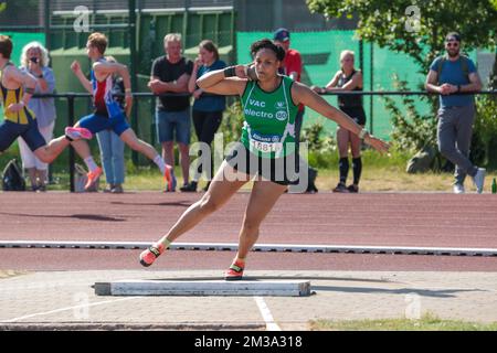 Der belgische Jolien Maliga Boumkwopicic.com war während des Frauenwettbewerbs, der Flemisch-Leichtathletik-Meisterschaft am Samstag, den 14. Mai 2022 in Merksem, in Aktion. BELGA FOTO MARIJN DE KEYZER Stockfoto