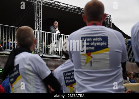 Prinz Laurent von Belgien spricht während der Eröffnungszeremonie der 38.. Ausgabe der Nationalen Olympischen Sonderspiele Belgien im Sports Center Blocry in Ottignies - Louvain-la-Neuve, Mittwoch, 25. Mai 2022. Vom Mittwoch, den 25. Bis Samstag, den 28. Mai, nehmen 2.737 Sportler und 52 vereinte Partner an den Nationalen Olympischen Sonderspielen in Belgien (SOB) Teil, dem größten Sportevent in Belgien für Sportler mit geistigen Behinderungen. Sie geben ihr Bestes in 16 verschiedenen Sportarten und angepassten Disziplinen. BELGA FOTO JOHN THYS Stockfoto