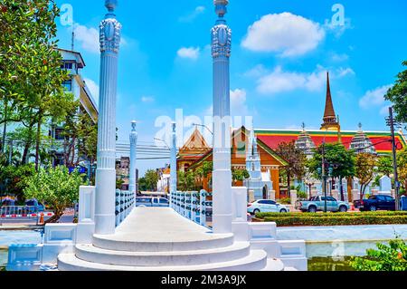 Kleine Fußgängerzone Pi Kun Brücke über den Rop Krung Kanal in Bangkok, Thailand Stockfoto