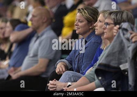 Kim Clijsters nimmt am Freitag, 03. Juni 2022, an einem Basketballspiel zwischen Kangoeroes Basket Mechelen (Belgien) und Donar Groningen (Niederlande) in Mechelen Teil, dem Rückspiel im Viertelfinale der Basketball-Meisterschaft der ersten Liga der BNXT. BELGA FOTO JOHAN EYCKENS Stockfoto