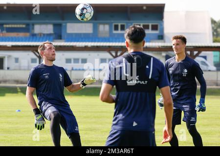 Gents Torhüter Davy Roef und Gents Torhüter Louis Fortin bildeten während eines Trainings von JPL KAA Gent in Aktion am ersten Tag ihrer Bühne in Stegersbach, Österreich, vor der Saison 2022-2023. BELGA FOTO DOMEN GORL Stockfoto