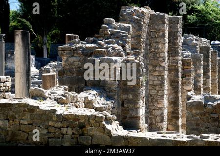 Römische Ruinen in der ehemaligen Stadt Salona in Kroatien Stockfoto