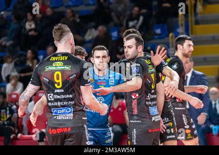 Civitanova Marche, Italien. 14.. Dezember 2022. Cucine Lube Civitanova während Cucine Lube Civitanova vs Tours VB, CEV Champions League Volleyballspiel in Civitanova Marche, Italien, Dezember 14 2022 Kredit: Independent Photo Agency/Alamy Live News Stockfoto