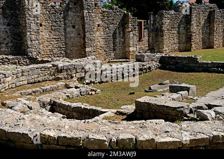 Römische Ruinen in der ehemaligen Stadt Salona in Kroatien Stockfoto