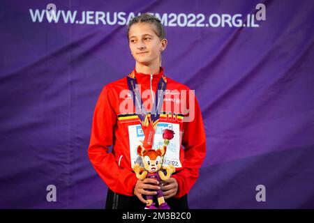 Die belgischen Zoe Laureys posieren für den Fotografen auf dem Podium am vierten Tag der Leichtathletik-Europameisterschaften U18, Dienstag, 05. Juli 2022 in Jerusalem, Israel. BELGA FOTO COEN SCHILDERMAN Stockfoto