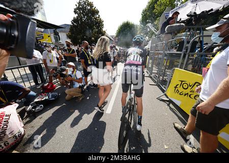 Der Franzose Romain Bardet vom Team DSM, abgebildet nach der sechzehnten Etappe des Radrennens der Tour de France, von Carcassonne nach Foix (179km), Frankreich, am Dienstag, den 19. Juli 2022. Die diesjährige Tour de France findet vom 01. Bis 24. Juli 2022 statt. POOL LUCA BETTINI Stockfoto