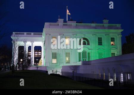 Washington, United States. 14th Dec, 2022. The White House is illuminated with green light to mark the ten-year anniversary of the shooting at Sandy Hook Elementary School in Newtown, Connecticut, on Wednesday, December 14, 2022. Photo by Michael Reynolds/UPI Credit: UPI/Alamy Live News Stock Photo