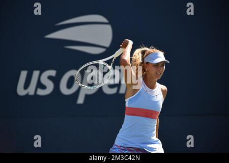 Belgische Maryna Zanevska in Aktion während des Spiels zwischen belgischem Zanevska und amerikanischem Vandeweghe, in der ersten Runde des Frauenturniers im Singles, beim US Open Grand Slam Tennis Turnier, in Flushing Meadow, New York City, USA, Montag, 29. August 2022. BELGA FOTO TONY BEHAR Stockfoto