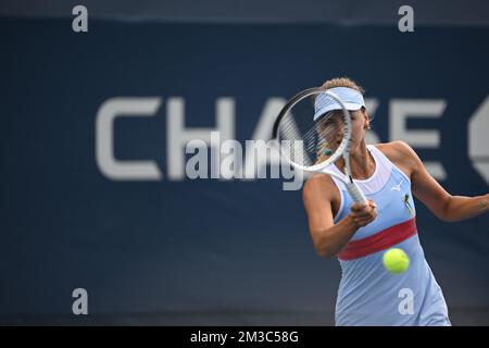 Die belgische Maryna Zanevska wurde während des Spiels zwischen dem belgischen Zanevska und dem russischen Kudermetova, in der zweiten Runde des Frauenspielturniers, beim US Open Grand Slam Tennis Turnier in Flushing Meadow in New York City, USA, Mittwoch, den 31. August 2022, fotografiert. BELGA FOTO TONY BEHAR Stockfoto