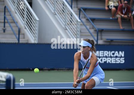 Die belgische Maryna Zanevska wurde während des Spiels zwischen dem belgischen Zanevska und dem russischen Kudermetova, in der zweiten Runde des Frauenspielturniers, beim US Open Grand Slam Tennis Turnier in Flushing Meadow in New York City, USA, Mittwoch, den 31. August 2022, fotografiert. BELGA FOTO TONY BEHAR Stockfoto