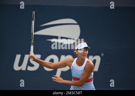 Die belgische Maryna Zanevska wurde während des Spiels zwischen dem belgischen Zanevska und dem russischen Kudermetova, in der zweiten Runde des Frauenspielturniers, beim US Open Grand Slam Tennis Turnier in Flushing Meadow in New York City, USA, Mittwoch, den 31. August 2022, fotografiert. BELGA FOTO TONY BEHAR Stockfoto