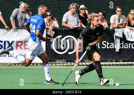 12 Racing's Xavier Gaspard, aufgenommen während eines Eishockeyspiels zwischen Racing und Uccle Sport, Sonntag, 4. September in Waterloo, am 1. Tag der belgischen Eishockey-Liga-Saison 2022-2023. BELGA FOTO JILL DELSAUX Stockfoto