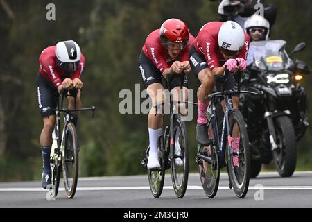 Dänischer Mikkel Bjerg, dänischer Mikkel Frolich Honore und dänischer Magnus Cort Nielsen wurden am Mittwoch, den 21. September 2022, bei der UCI Road World Championships Cycling 2022 in Wollongong, Australien, in Aktion beim Mixed Team Relay Time Trial gezeigt. Die Welten finden vom 18. Bis 25. September statt. BELGA FOTO DIRK WAEM Stockfoto