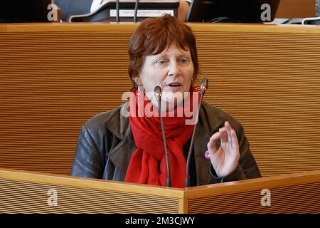 Alice Bernard der PTB im Bild während einer Plenarsitzung des wallonischen Parlaments in Namur, Mittwoch, 21. September 2022. BELGA FOTO BRUNO FAHY Stockfoto