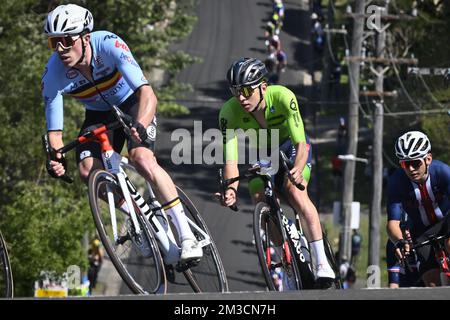 Der Belgier Stan Dewulf und der Slowene Tadej Pogacar wurden während des Elite-Straßenrennens der Männer bei den UCI Road World Championships Cycling 2022 in Wollongong, Australien, am Sonntag, den 25. September 2022, in Aktion gezeigt. Die Worlds finden vom 18. Bis 25. September statt. BELGA FOTO DIRK WAEM Stockfoto