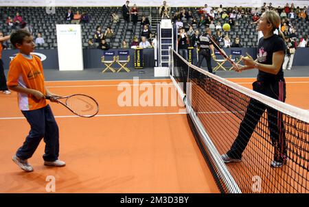 Justine Henin bei einer Veranstaltung zum Kindertag bei der Mons Ethias Tennis Trophy in Mons. Die ehemalige Weltmeisterin Henin hat ihre Rückkehr zum Tennis letzten Monat angekündigt. Stockfoto