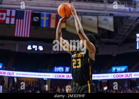 Winston-Salem, NC, USA. 14.. Dezember 2022. Während der zweiten Hälfte des NCAA-Basketball-Matchups im LJVM Coliseum in Winston-Salem, NC. (Scott Kinser/Cal Sport Media). Kredit: csm/Alamy Live News Stockfoto