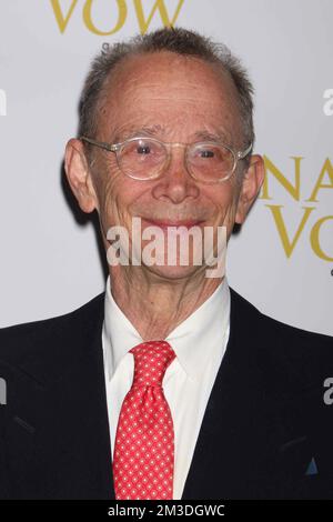 Joel Grey nimmt am 29. März 2009 am Eröffnungsabend an der Aufführung von „Irenas Gelübde“ im Walter Kerr Theatre in New York City Teil. Foto: Henry McGee/MediaPunch Stockfoto