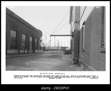 Bereich der Laborgebäude, von der südöstlichen Ecke des Gebäudes aus nach Westen blickend 212 , Armories, Ordnance Industry, Buildings, Laboratories, Watertown Arsenal Mass. Aufzeichnungen der USA Armee Einsatzbereit Stockfoto