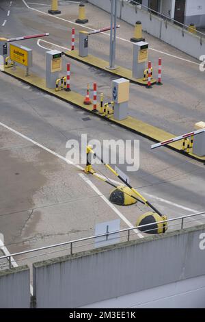 Mehrstöckiger Parkplatz, Eingang, Ausgang, Ludwigshafen Rathauscenter Stockfoto