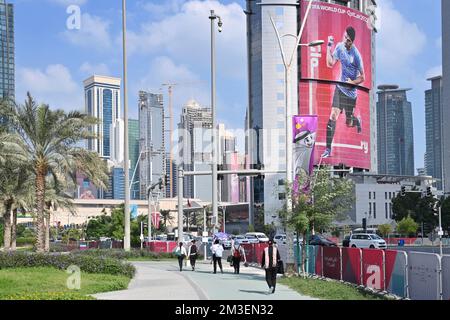 Doha, Katar. 12.. Dezember 2022. Hochaeuser, Wolkenkratzer in West Bay. Skyline. Fußball-Weltmeisterschaft 2022 in Katar ab 20,11. - 18.12.2022? Kredit: dpa/Alamy Live News Stockfoto