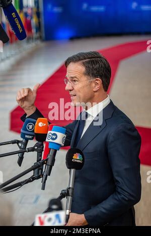 Brüssel, Belgien. 15.. Dezember 2022. BRÜSSEL - Premierminister Mark Rutte bei der Ankunft zum europäischen Gipfel. Die Staats- und Regierungschefs der EU werden unter anderem über den russischen Krieg gegen die Ukraine und die Energiekrise sprechen. ANP JONAS ROOSENS niederlande Out - belgien Out Credit: ANP/Alamy Live News Stockfoto