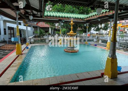 Malakka, Malaysia - 2022. November: Blick auf die Tengkera-Moschee in Malakka am 30. November 2022 in Malakka, Malaysia. Stockfoto