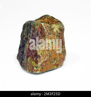 Makro-Nahaufnahme eines natürlichen „Peacock Stone“-Bornits, einem Schmuckstein aus Kristall, der in der Kristallheilungstherapie verwendet wird Stockfoto