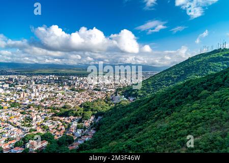 Panorama der argentinischen Stadt Salta in Südamerika Stockfoto