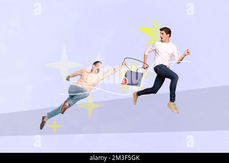 Kreative abstrakte Vorlage Grafik Bild eines lustigen Senior-Typen, der den Käufer wegschlägt ein anderer Mann isolierte Hintergrund Stockfoto