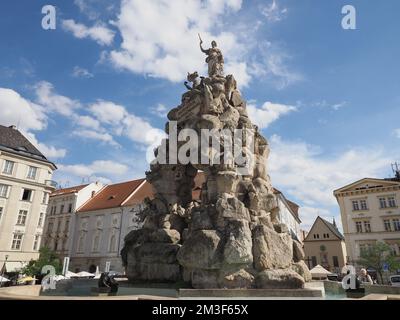 BRÜNN, TSCHECHISCHE REPUBLIK - CA. SEPTEMBER 2022: Parnas-Brunnen auf dem Marktplatz Zelny trh Kohl Stockfoto