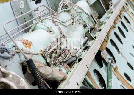 Hüllendetail eines verschrotteten Kampfflugzeugs Stockfoto