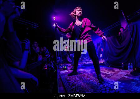 Mailand, Italien. 14.. Dezember 2022. Kiliyan Maguire of Charming Liars tritt live im Legend Club auf. (Foto: Mairo Cinquetti/SOPA Images/Sipa USA) Guthaben: SIPA USA/Alamy Live News Stockfoto