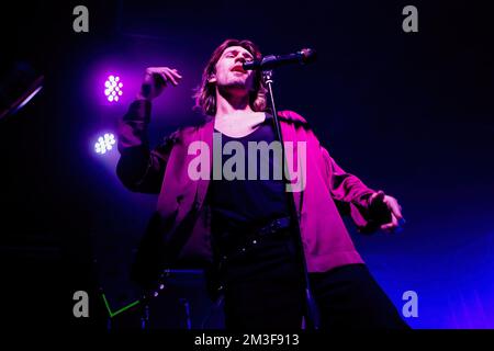 Mailand, Italien. 14.. Dezember 2022. Kiliyan Maguire of Charming Liars tritt live im Legend Club auf. (Foto: Mairo Cinquetti/SOPA Images/Sipa USA) Guthaben: SIPA USA/Alamy Live News Stockfoto