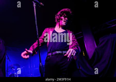 Mailand, Italien. 14.. Dezember 2022. Kiliyan Maguire of Charming Liars tritt live im Legend Club auf. (Foto: Mairo Cinquetti/SOPA Images/Sipa USA) Guthaben: SIPA USA/Alamy Live News Stockfoto