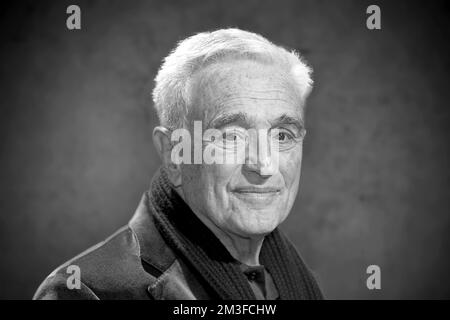 Essen, Deutschland. 12.. April 2022. Jahresrückblick - gestorben 2022: FOTOMONTAGE: Schauspieler Michael DEGEN starb im Alter von 90 Jahren. Archivfoto; 08.01.2013.Einzelbild, zugeschnittenes einzelnes Motiv, Hochformat, Porträt. ? Kredit: dpa/Alamy Live News Stockfoto