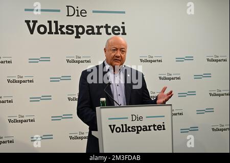 Wien, Österreich. 15. Dezember 2022. PRESSEKONFERENZ mit dem Generalsekretär der Volkspartei Christian Stocker (ÖVP) Stockfoto