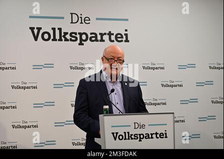 Wien, Österreich. 15. Dezember 2022. PRESSEKONFERENZ mit dem Generalsekretär der Volkspartei Christian Stocker (ÖVP) Stockfoto