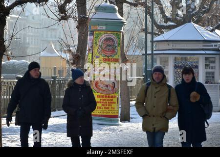 Karlsbad, Tschechische Republik. 15.. Dezember 2022. Personen gehen durch den Wellnessbereich in Karlsbad, 15. Dezember 2022 Gutschein: Slavomir Kubes/CTK Photo/Alamy Live News Stockfoto