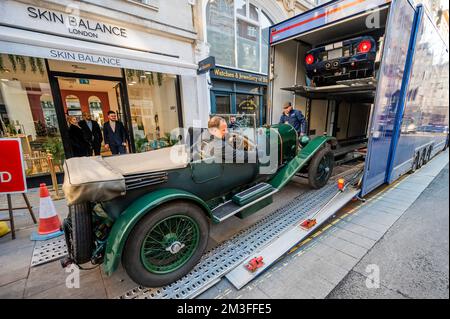 London, Großbritannien. 15.. Dezember 2022. 1926 Bentley 3-Liter Speed Model Tourer, Est £160.000 - £200.000 - eine Vorschau auf den Street Collector Cars Verkauf in der Bonhams New Bond Street. Der Verkauf findet am 16. Dezember 2022 statt. Kredit: Guy Bell/Alamy Live News Stockfoto